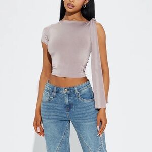 NWT‼️ One Shoulder Basic Top - Mocha Sizes M, L, XL Available🤎🫶🏽